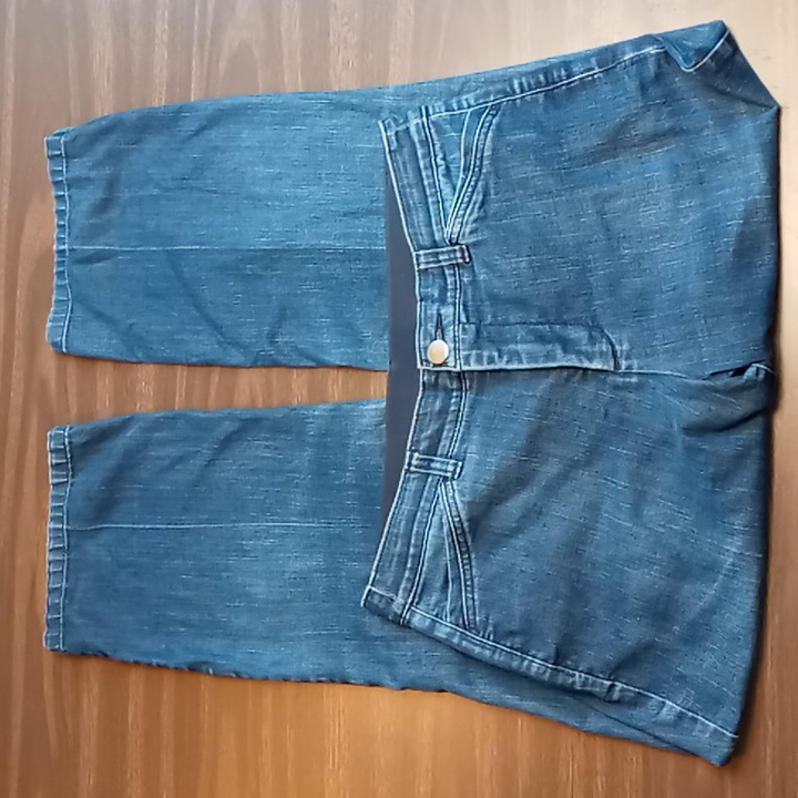 Signature Slimming Jeans By Christopher Banks Size 8short